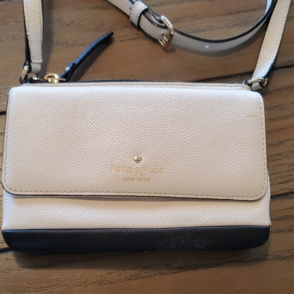 Kate Spade purse with adjustable strap - Picture 2 of 12
